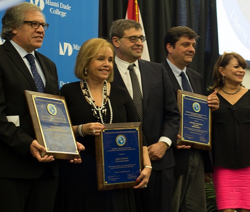 Interamerican Institute Award - 425 X 500