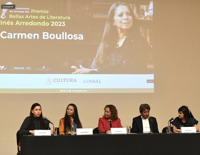 Carmen Boullosa -foto entrega Premio Arredondo-febrero 2024 - 700X520
