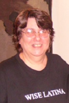 Dolores Prida - foto de página de OPINIÓN 141 X 208